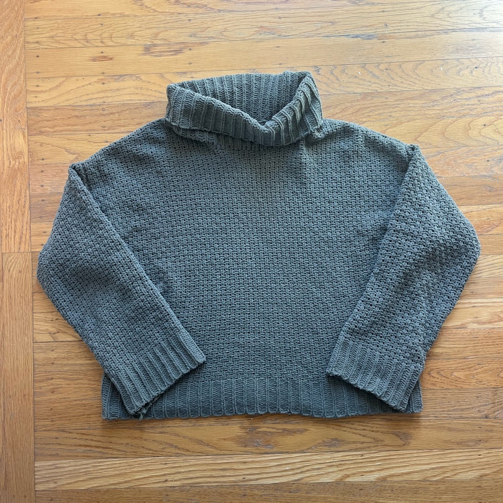 Cozy Soft Chenille GreenTurtleneck Sweater
